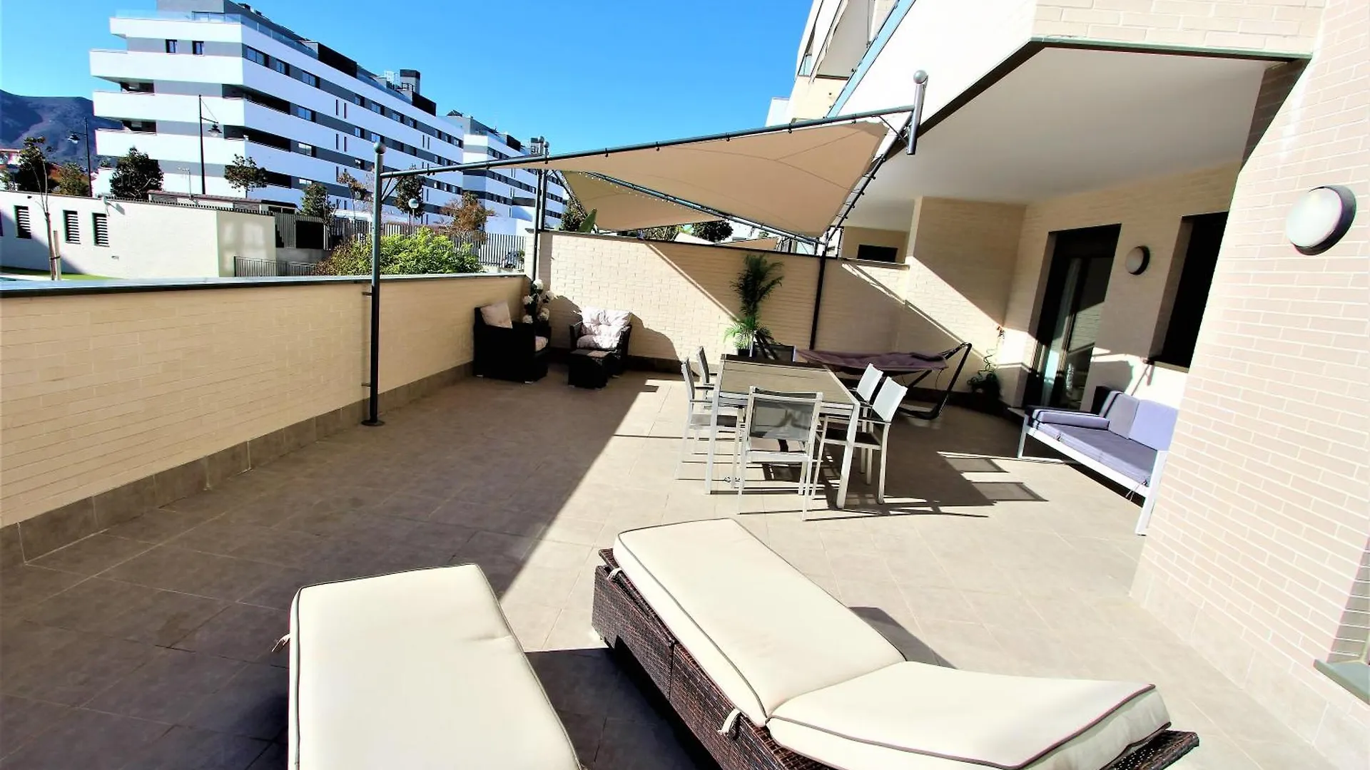 Los Alamos Playa, Piscina, Parking Y Padel Torremolinos Spain