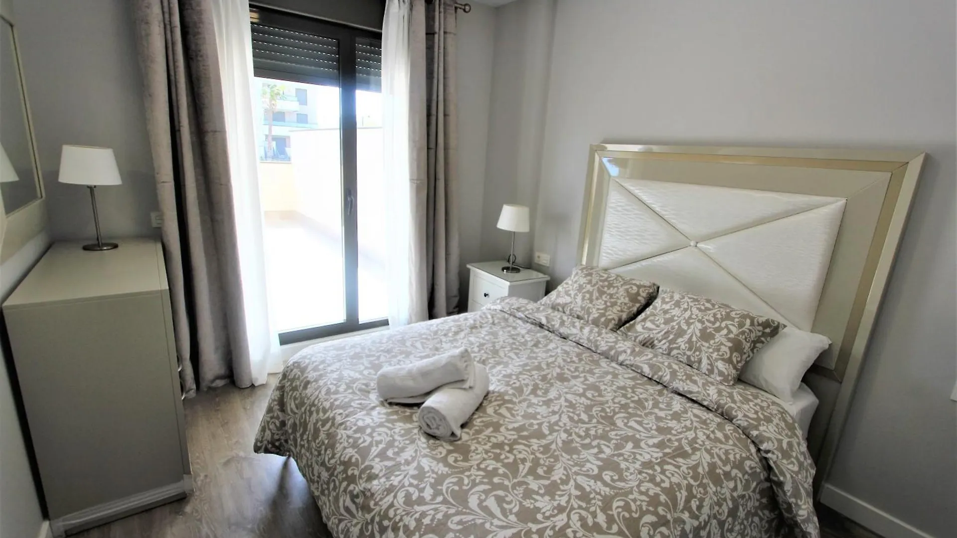 Apartment Los Alamos Playa, Piscina, Parking Y Padel Torremolinos
