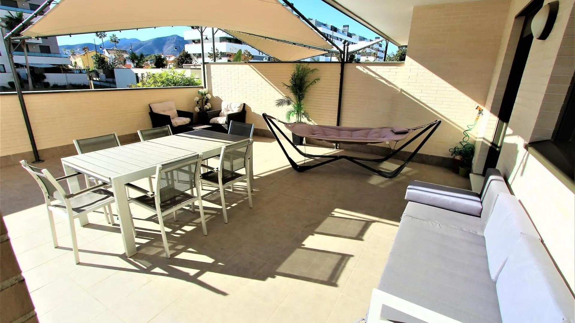 טורמולינוס Los Alamos Playa, Piscina, Parking Y Padel