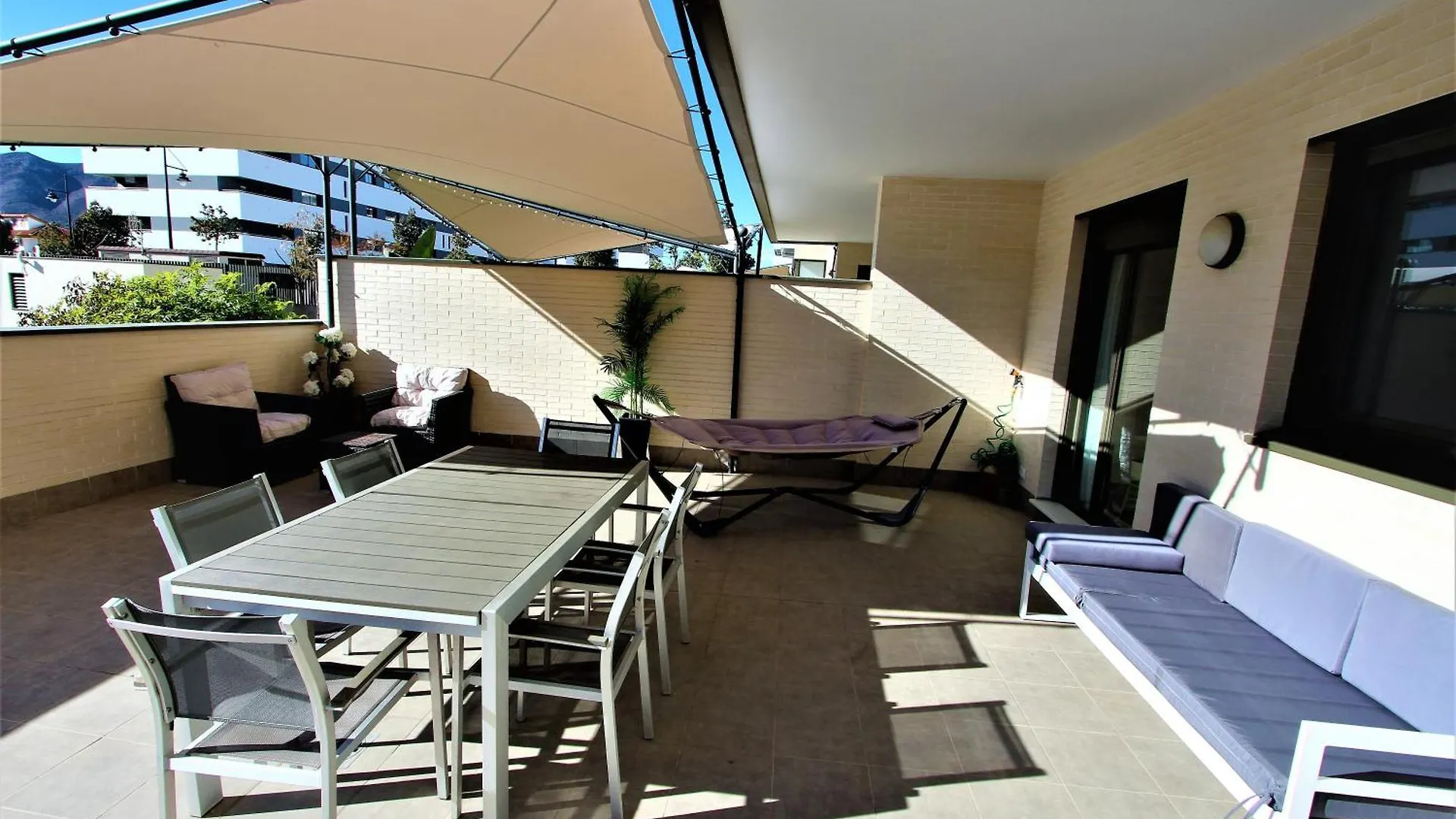 טורמולינוס Los Alamos Playa, Piscina, Parking Y Padel 0*,  ספרד